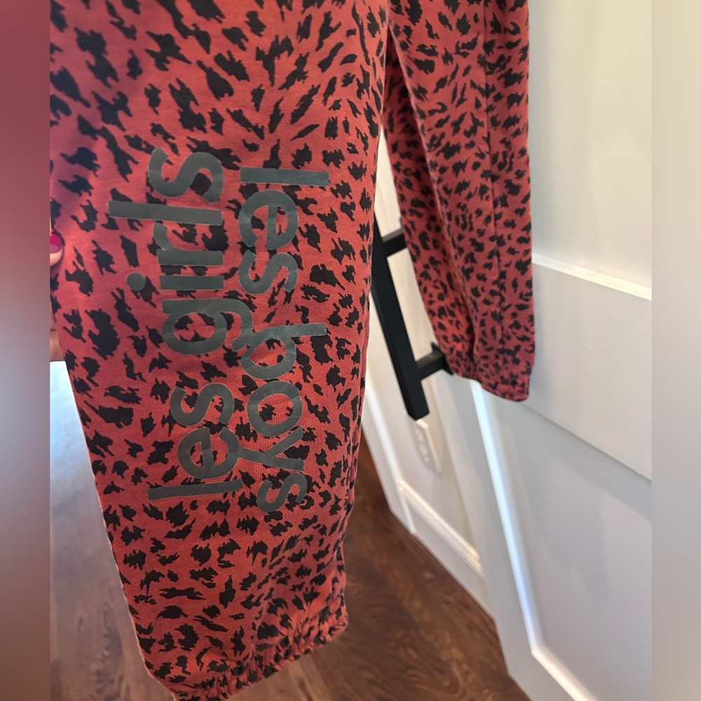 Leopard Crew Neck Sweater & Sweatpants les girls les boys matching set m - Picture 6 of 8